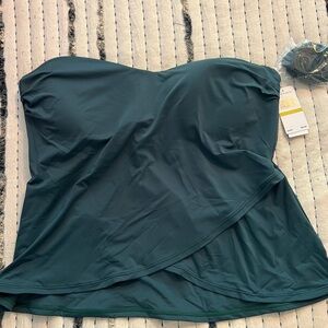 2 Piece Jantzen ‘Dashing Green’ swim suit. Size 14